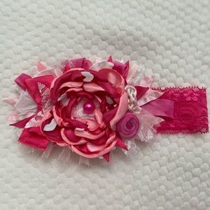 SM 3.5”x4” infant pink flower headband.